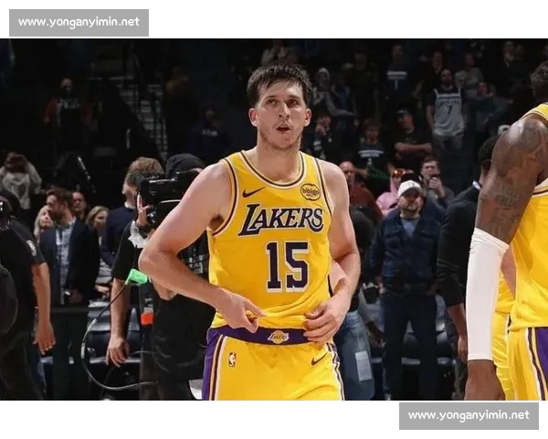 里夫斯：湖人是家！顶薪争议下的忠诚告白，球迷：他比拉塞尔更值得